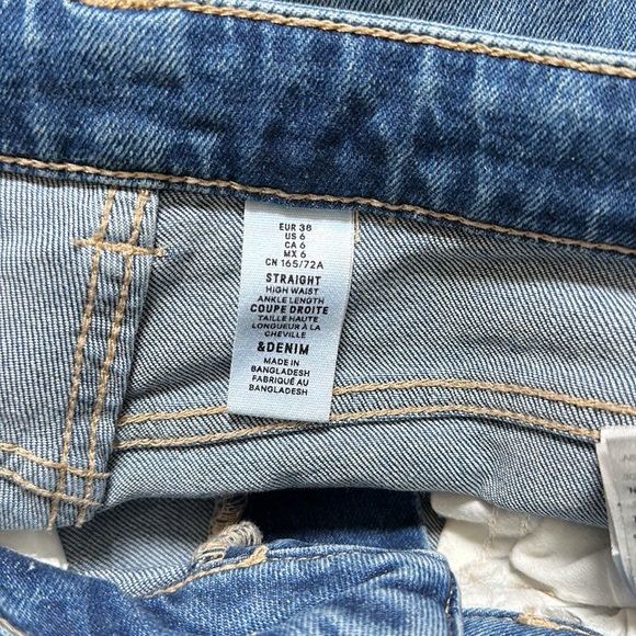 H&M straight leg jeans. Size 6 - Picture 4 of 4